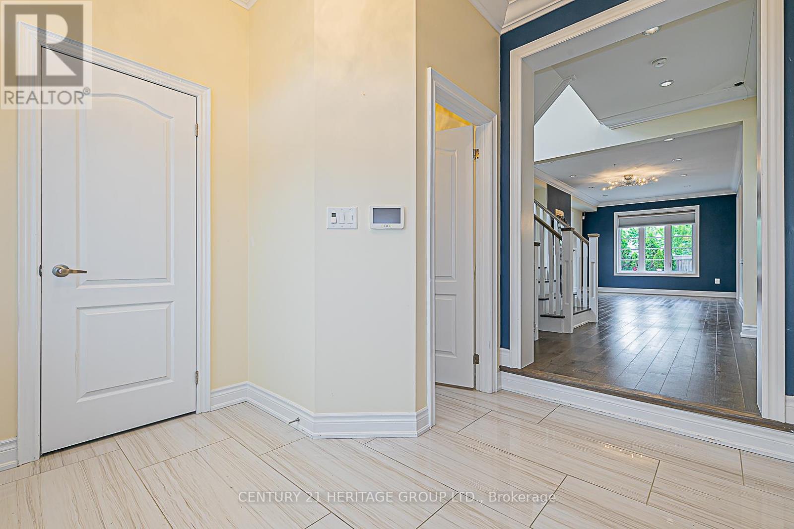 2 Roy Harper Avenue, Aurora, Ontario  L4G 0V4 - Photo 6 - N12180943