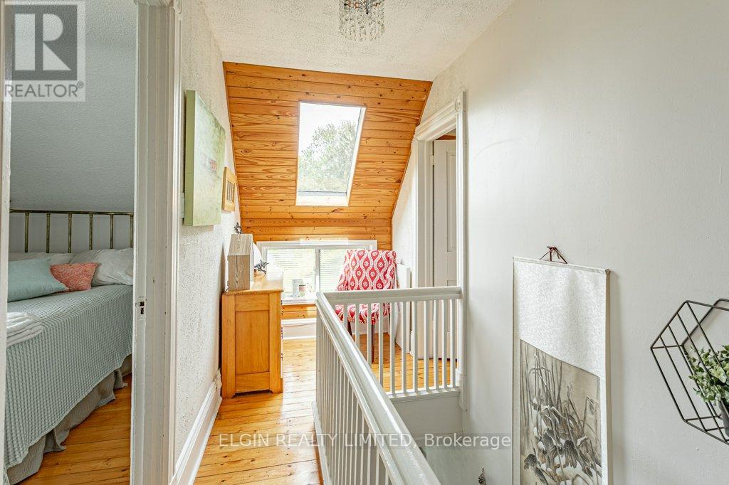 Photo 16 of 29 for 81 Hemlock Street