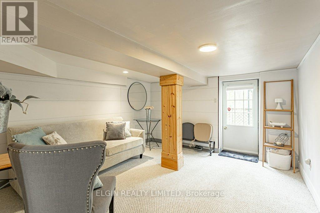 Photo 21 of 29 for 81 Hemlock Street