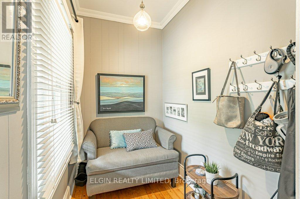 Photo 8 of 29 for 81 Hemlock Street
