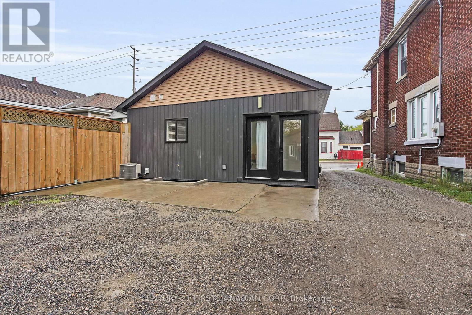 Photo 19 of 40 for 128 Adelaide Street N