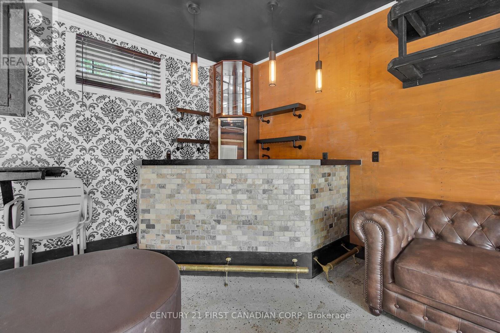 Photo 34 of 40 for 128 Adelaide Street N