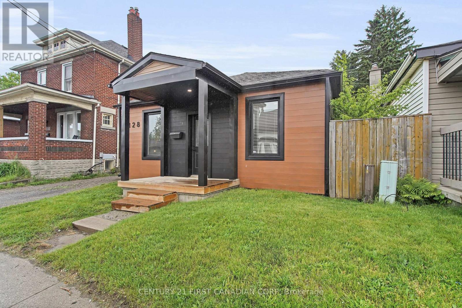 128 Adelaide Street N, London East, Ontario  N6B 3G8 - Photo 40 - X12181333