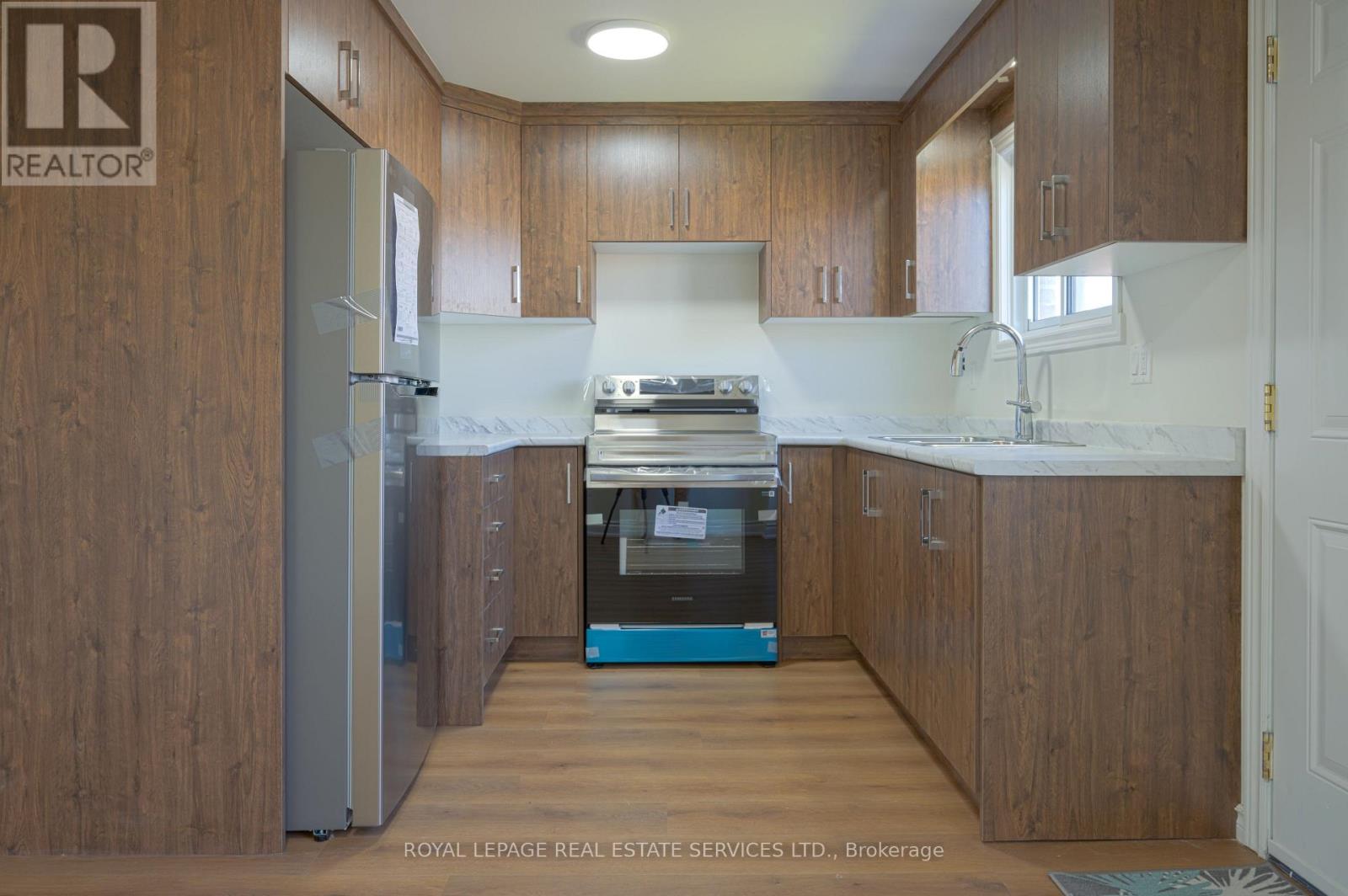 13 - 215 Trudeau Drive, Sarnia, Ontario  N7S 4T5 - Photo 16 - X12180015
