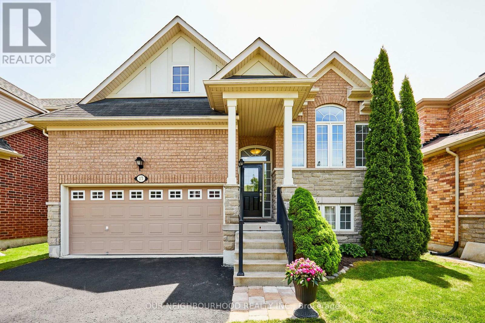 17 SLEEPY HOLLOW PLACE, Whitby, Ontario