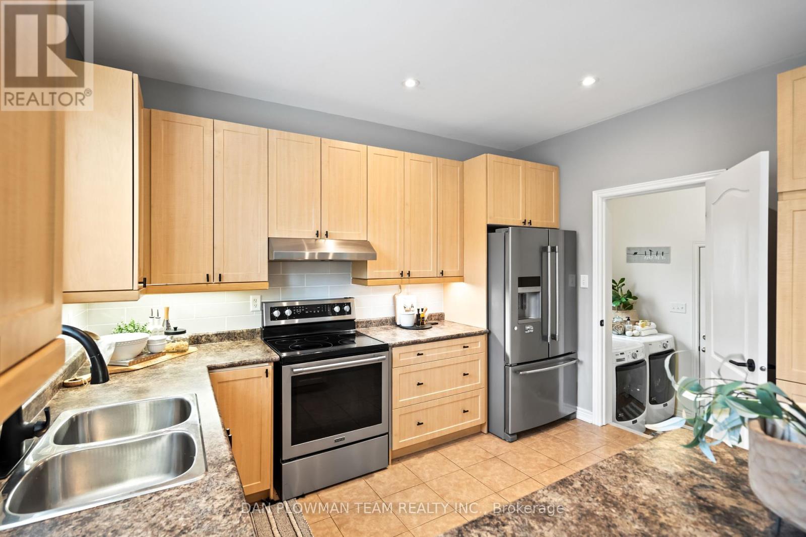 25 Strandmore Circle, Whitby, Ontario  L1M 0C1 - Photo 15 - E12175420