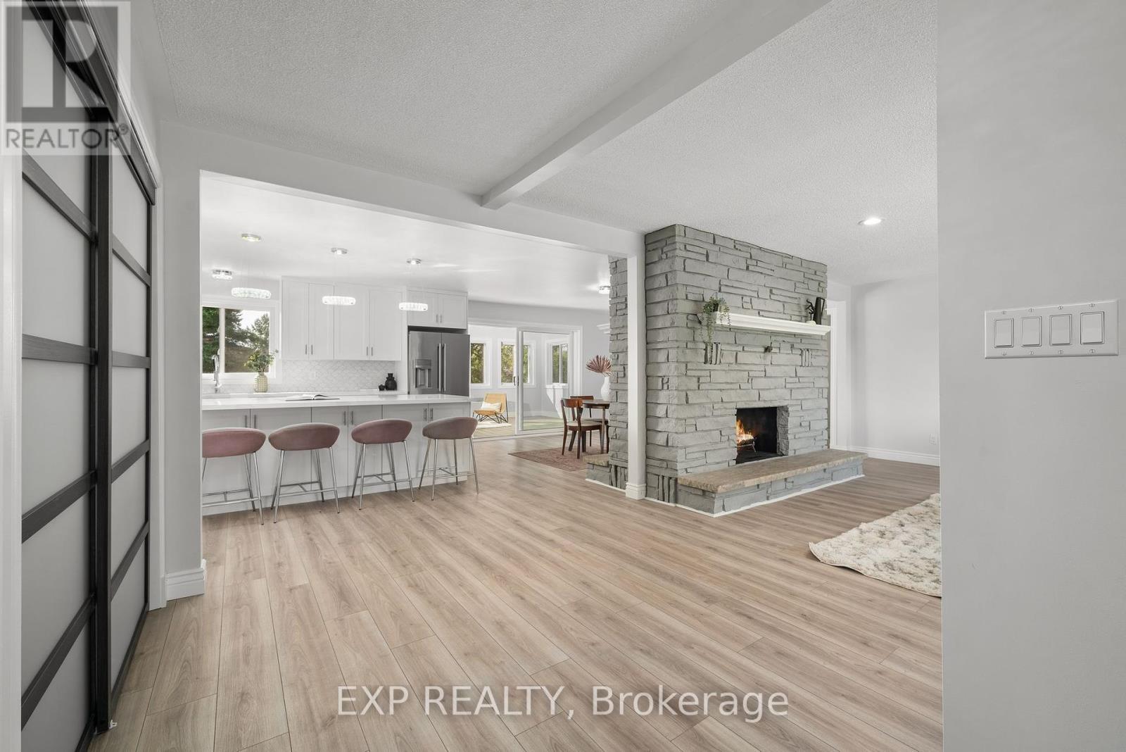 737 County Rd 18, Prince Edward County, Ontario  K0K 1P0 - Photo 5 - X12181239