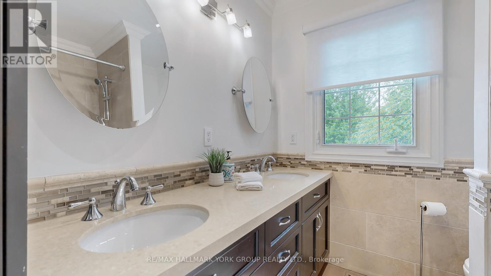 213 Kemano Road, Aurora (Aurora Heights), Ontario  L4G 4Z1 - Photo 30 - N12181030