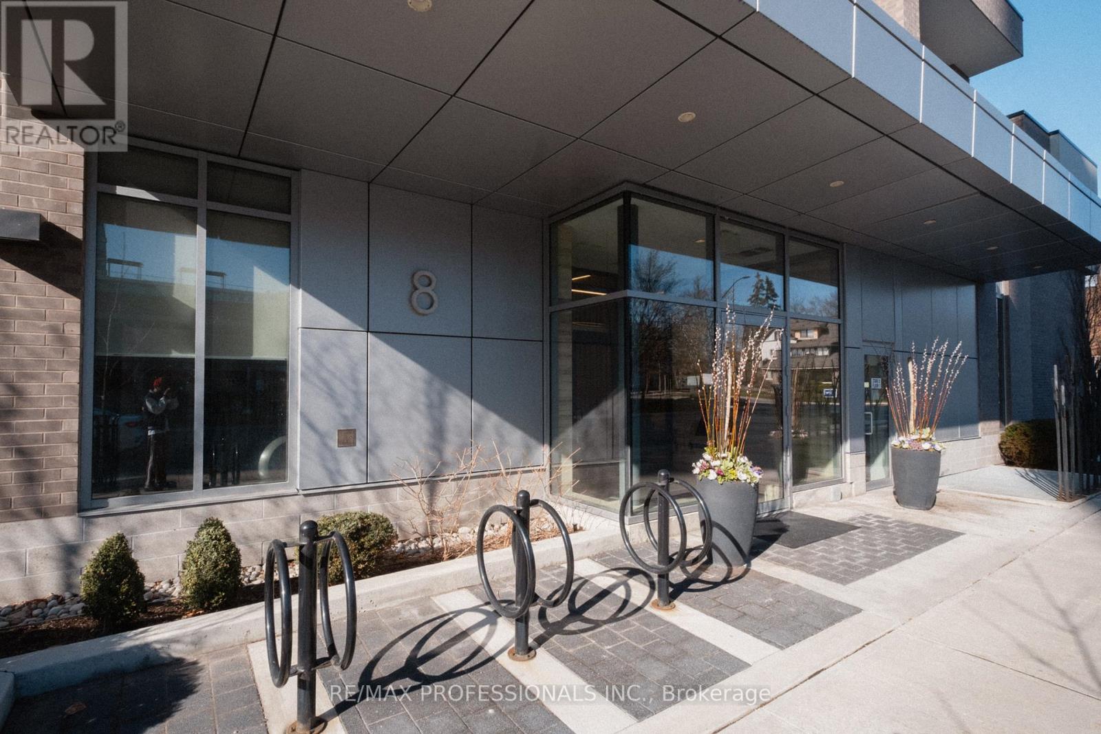 207 - 8 Ann Street, Mississauga, Ontario  L5G 3E6 - Photo 18 - W12128825