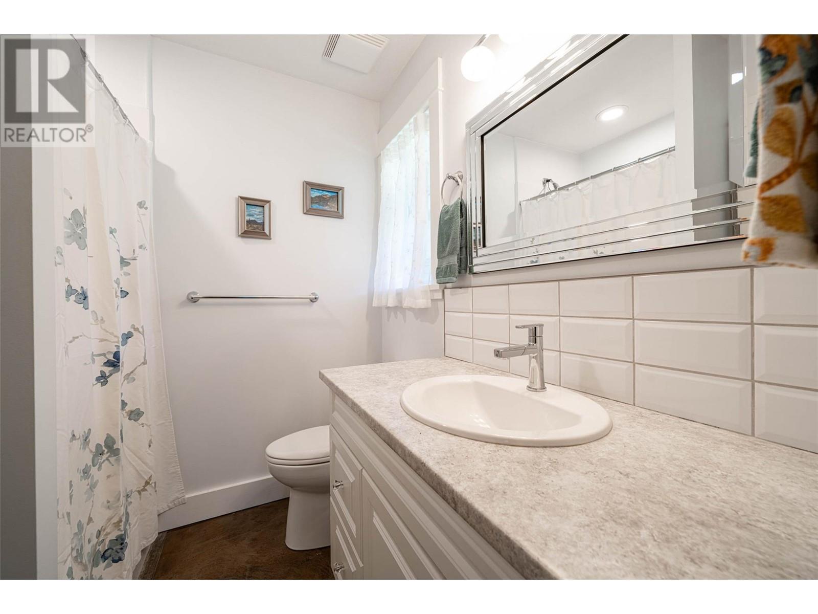4858 Salmon River Road, Spallumcheen, British Columbia  V0E 1B4 - Photo 41 - 10347783