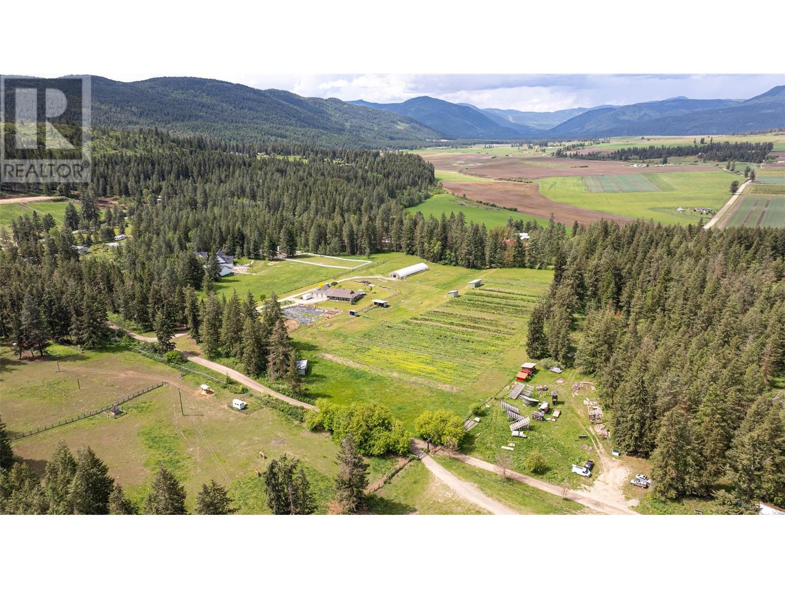 4858 Salmon River Road, Spallumcheen, BC V0E1B4