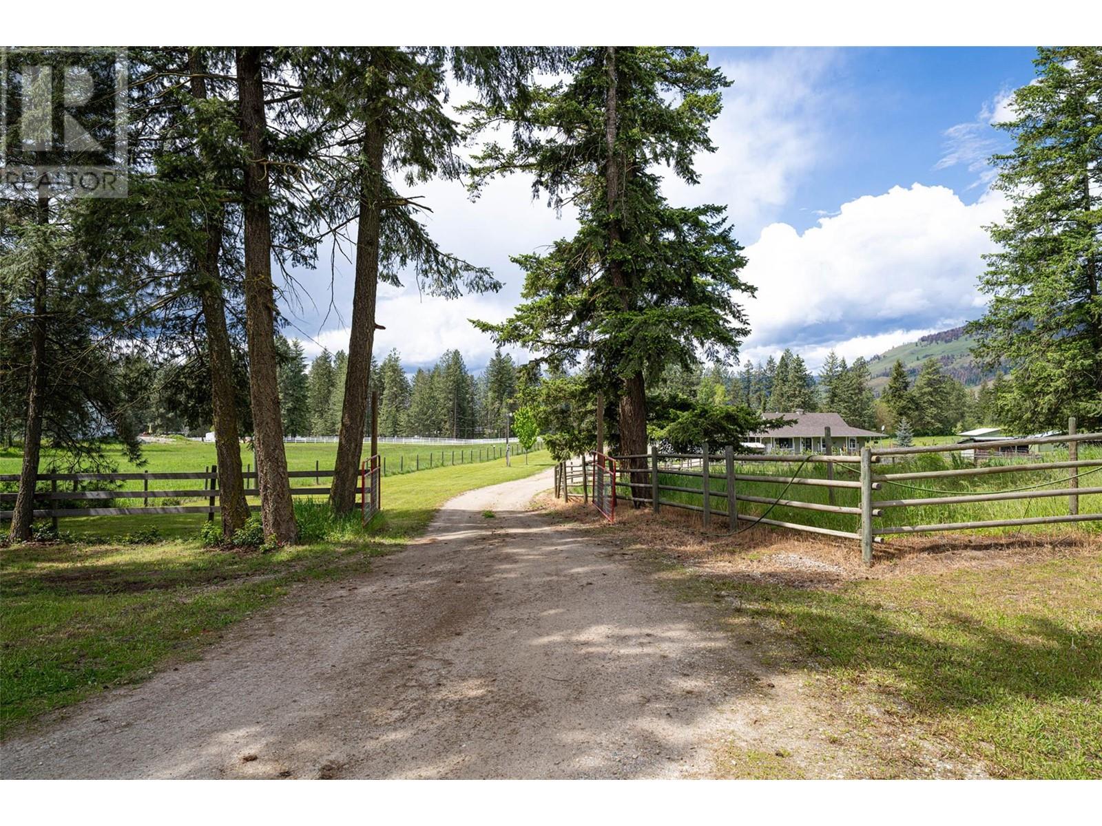 4858 Salmon River Road, Spallumcheen, British Columbia  V0E 1B4 - Photo 3 - 10347783