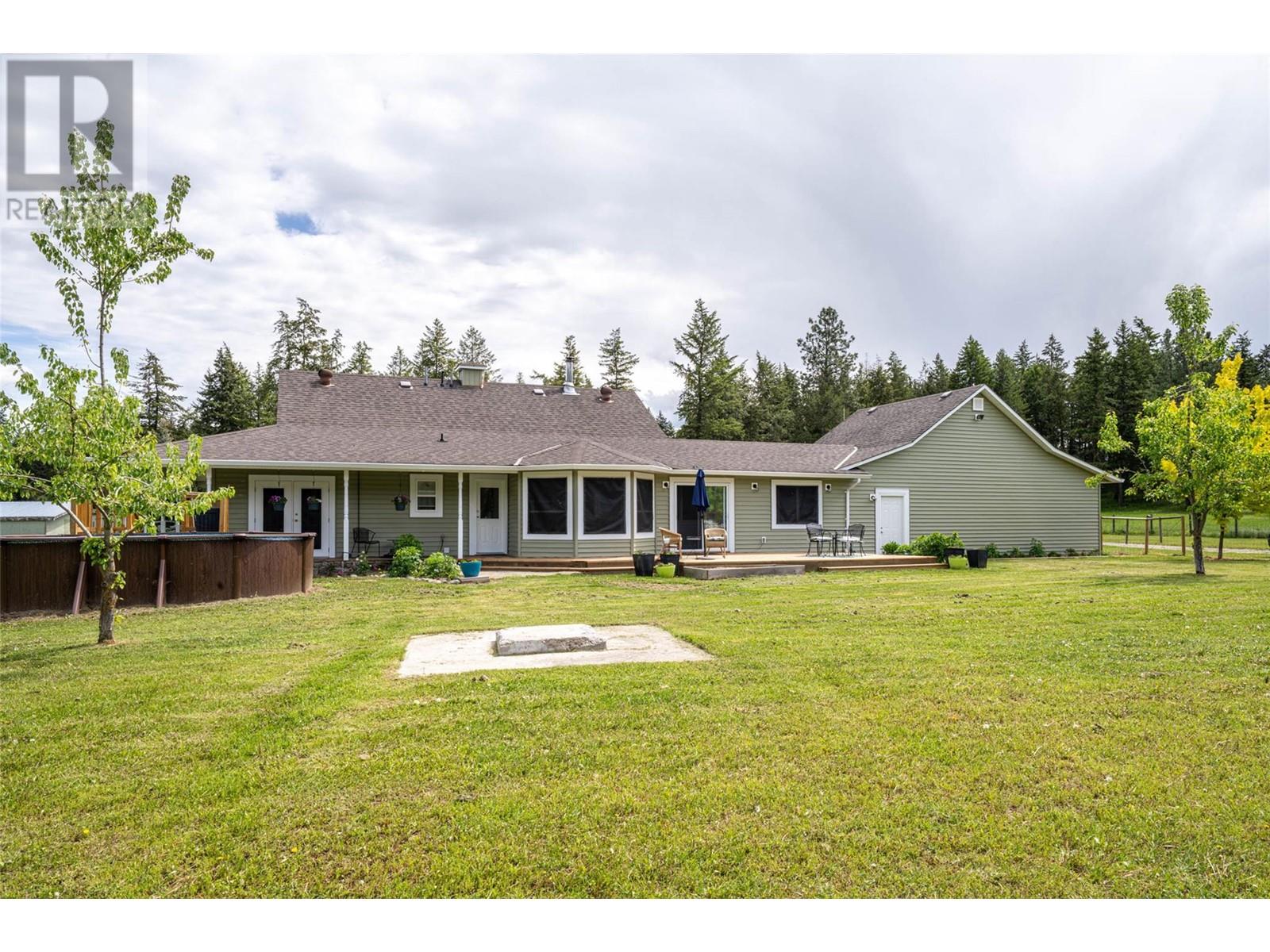 4858 Salmon River Road, Spallumcheen, British Columbia  V0E 1B4 - Photo 7 - 10347783