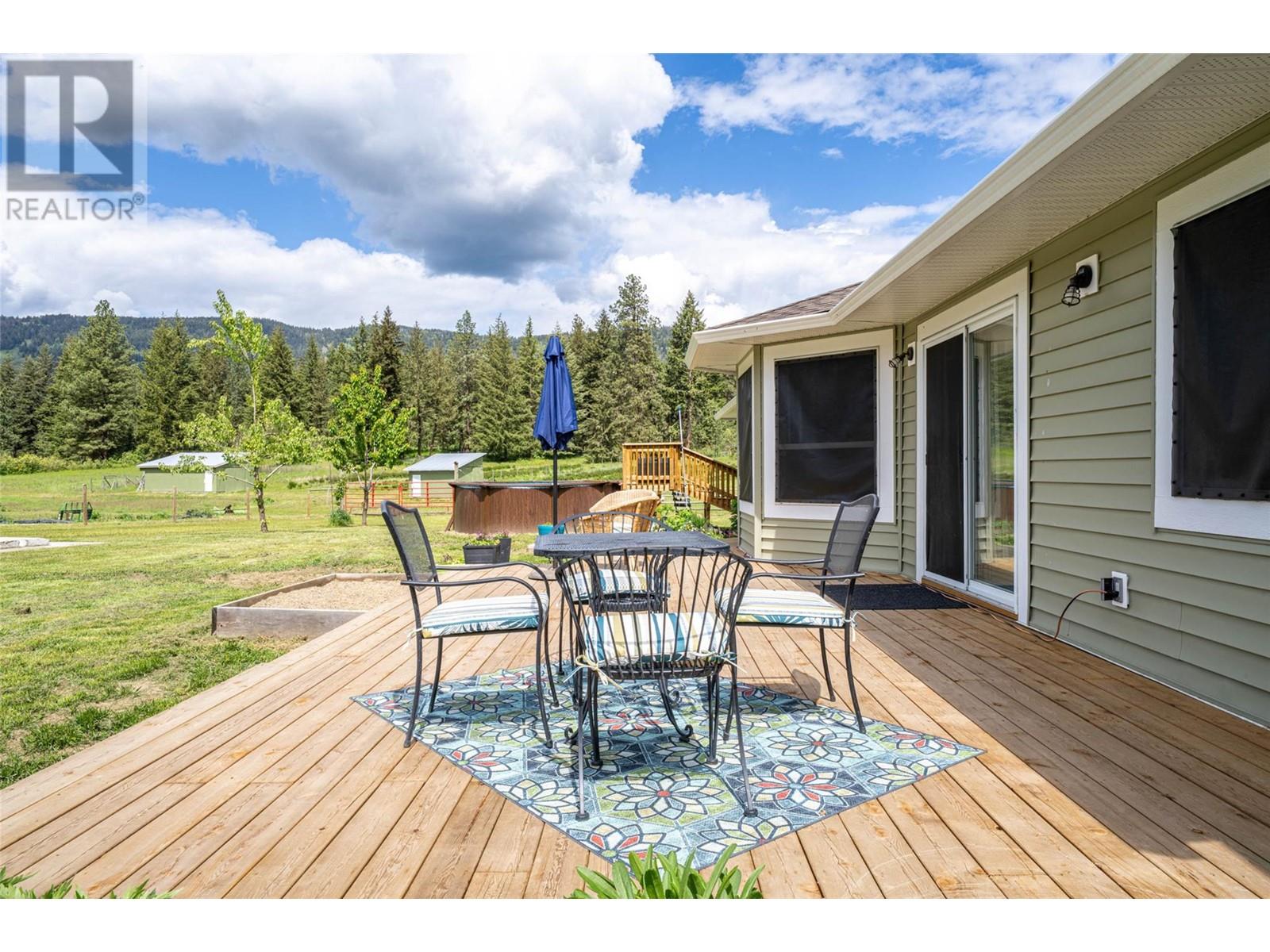 4858 Salmon River Road, Spallumcheen, BC V0E1B4