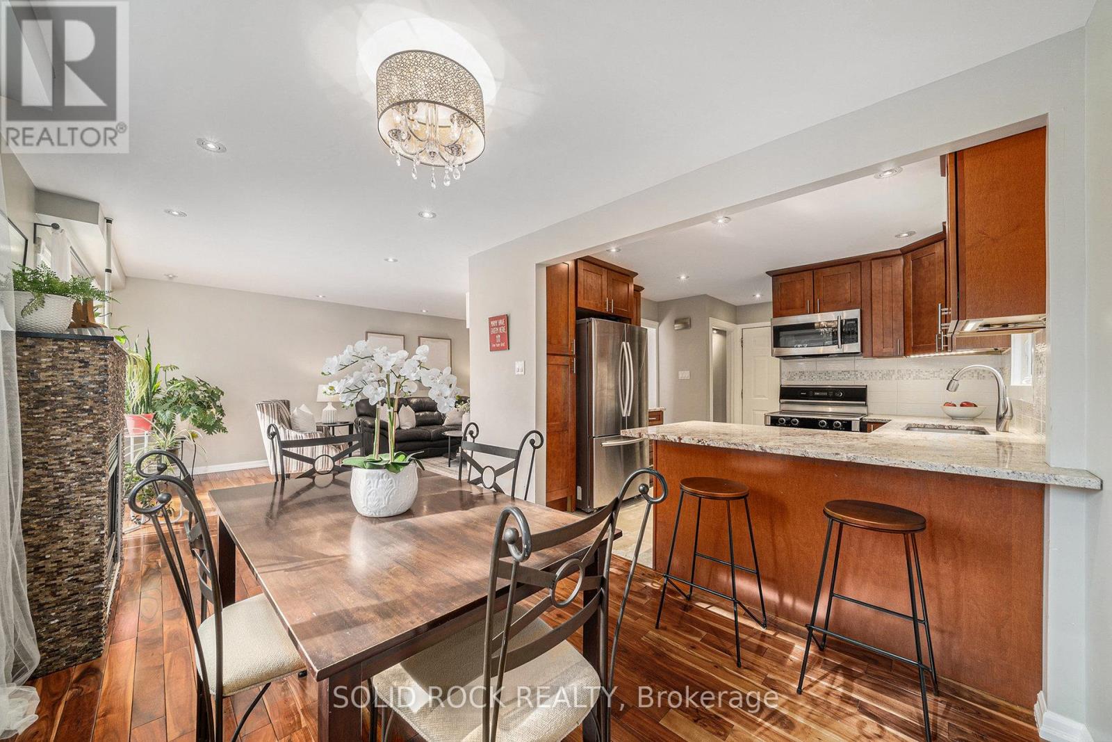 116 Mcclellan Road, Ottawa, Ontario  K2H 5V9 - Photo 8 - X12181235