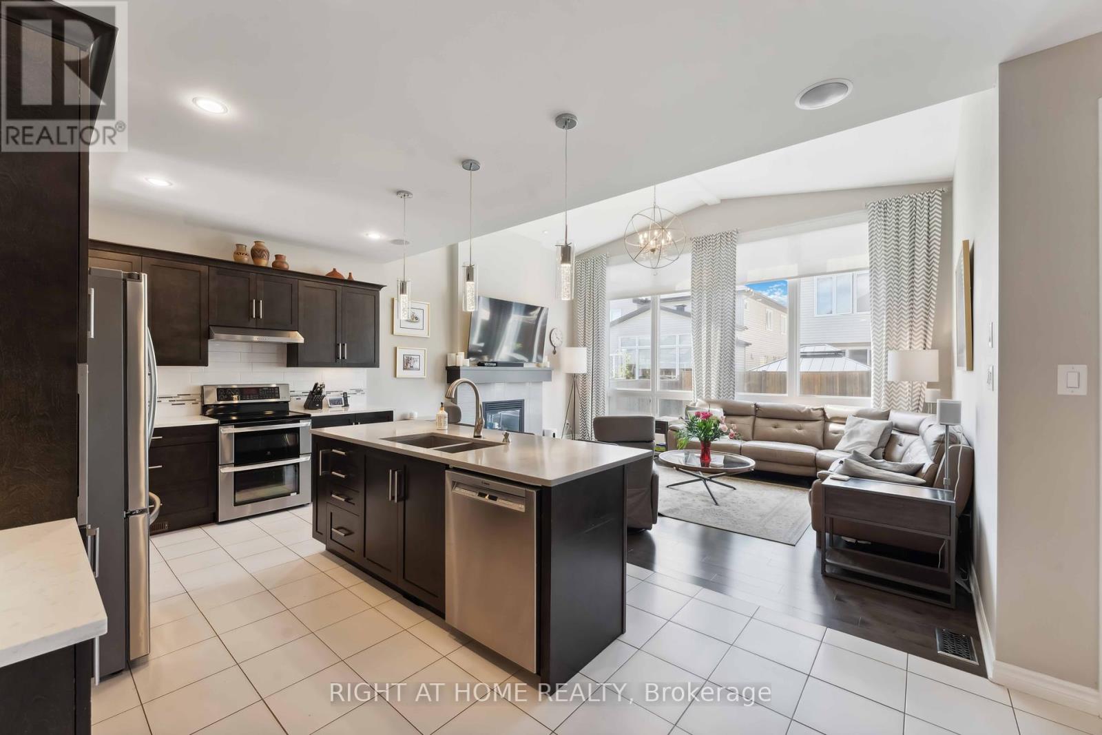 202 Balikun Heights, Ottawa, Ontario  K2V 0A6 - Photo 10 - X12181289