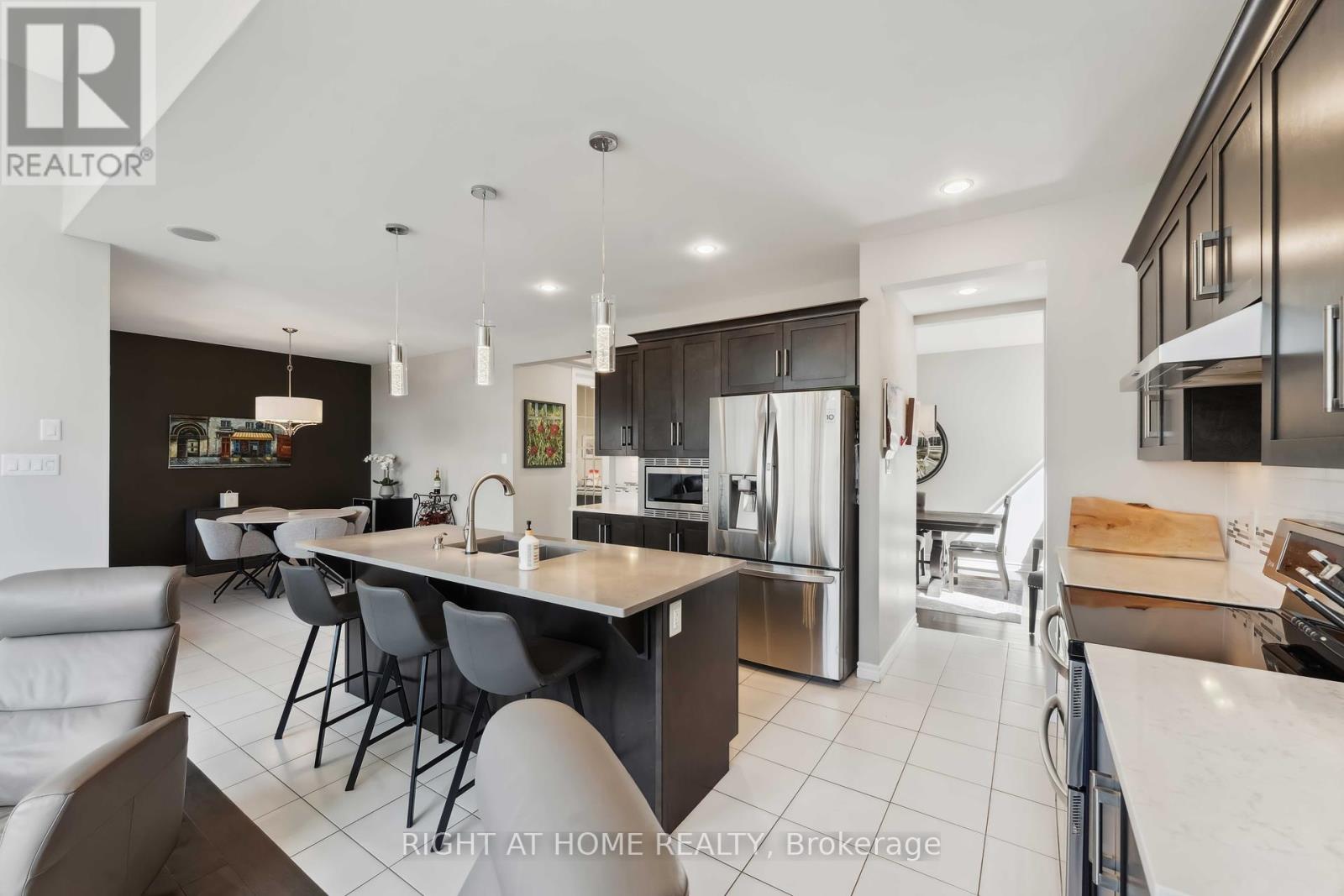 202 Balikun Heights, Ottawa, Ontario  K2V 0A6 - Photo 11 - X12181289