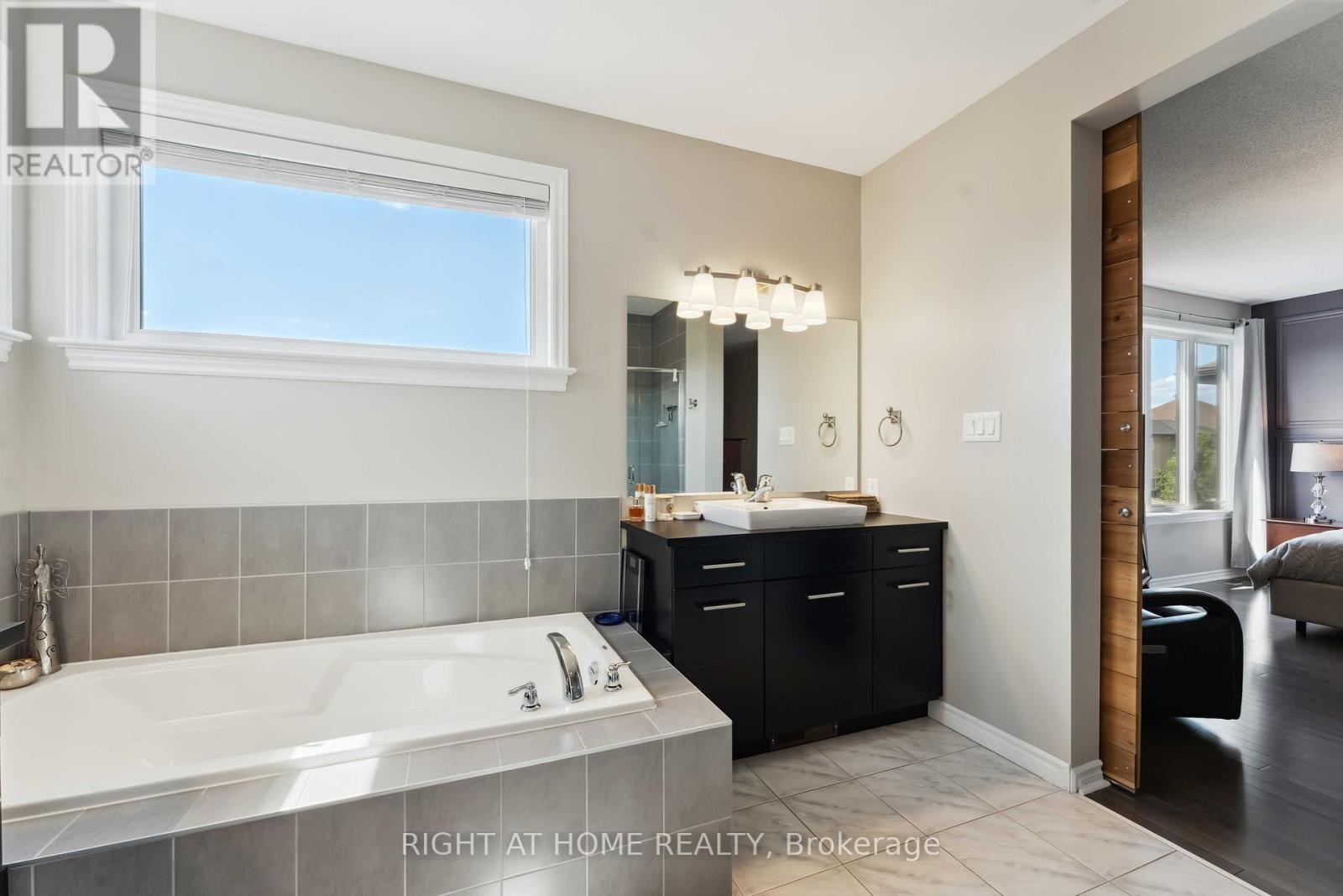 202 Balikun Heights, Ottawa, Ontario  K2V 0A6 - Photo 21 - X12181289