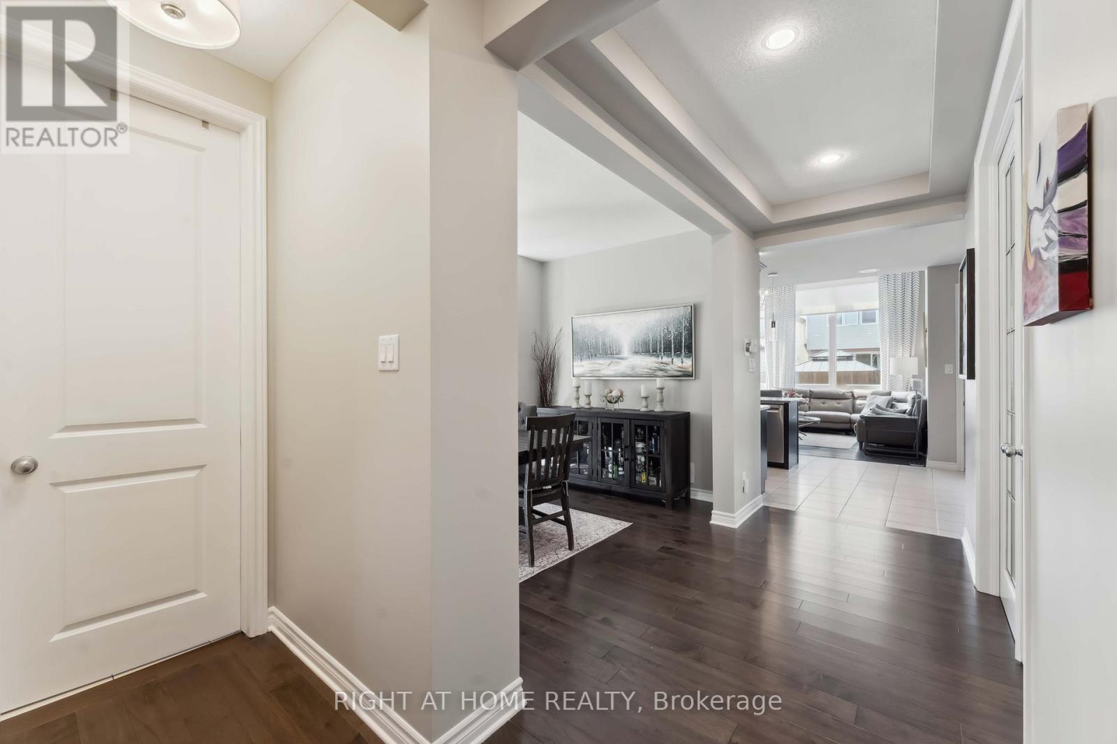 202 Balikun Heights, Ottawa, Ontario  K2V 0A6 - Photo 5 - X12181289