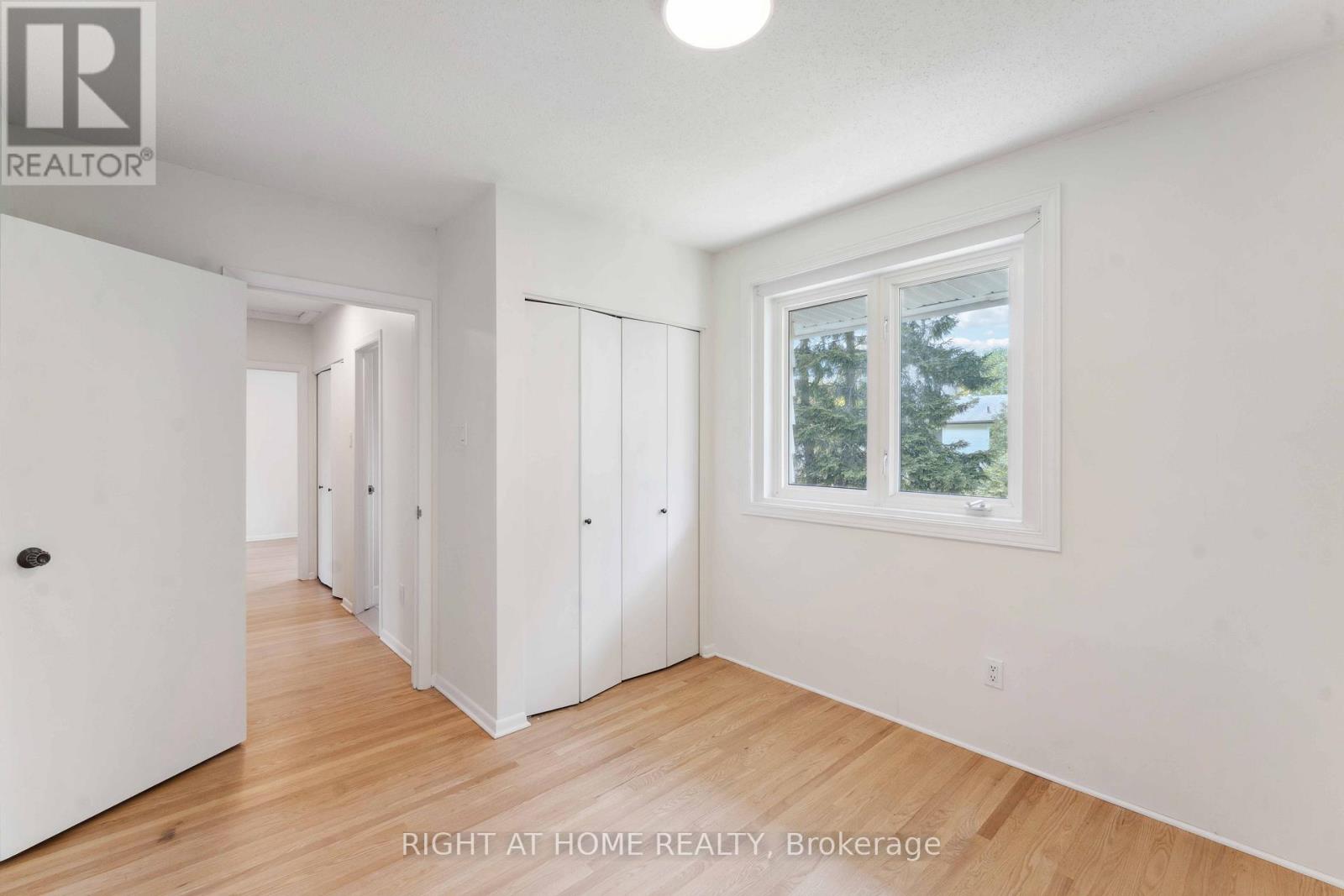 788 Eastvale Drive, Ottawa, Ontario  K1J 7A1 - Photo 14 - X12181292
