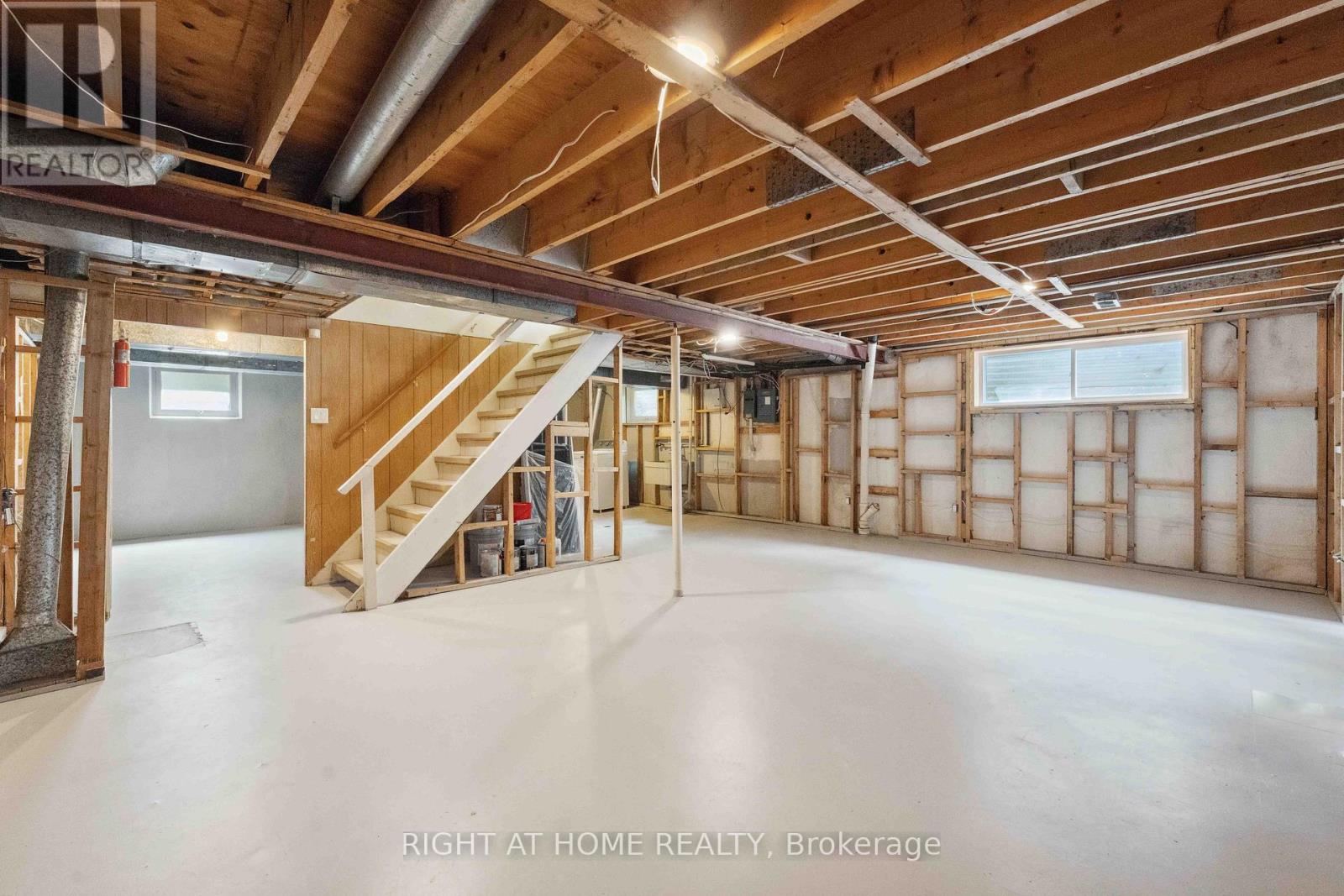 788 Eastvale Drive, Ottawa, Ontario  K1J 7A1 - Photo 19 - X12181292