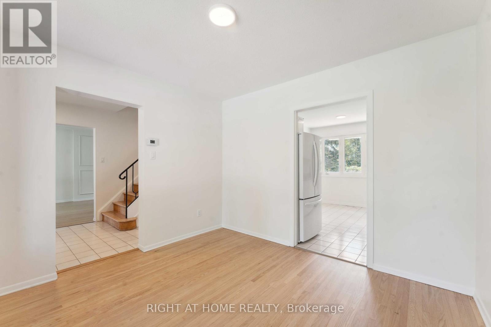 788 Eastvale Drive, Ottawa, Ontario  K1J 7A1 - Photo 6 - X12181292