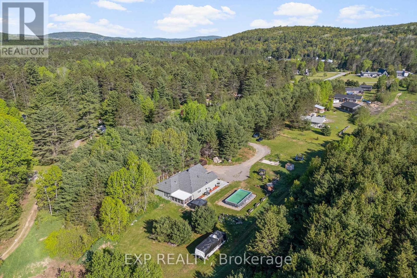 12 Eastern Avenue, Greater Madawaska, Ontario  K0J 2R0 - Photo 7 - X12181205