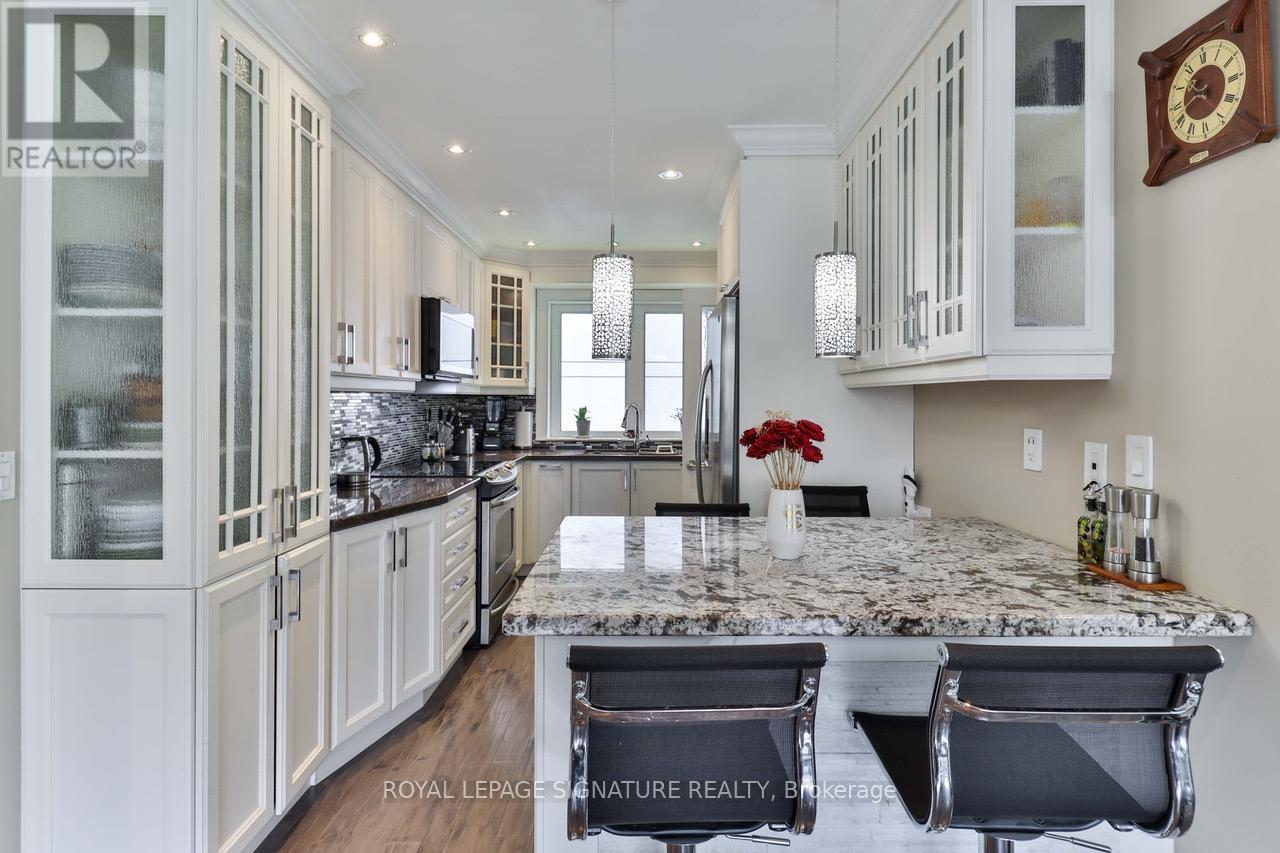 76 Berkinshaw Crescent, Toronto, Ontario  M3B 2T2 - Photo 8 - C12181123