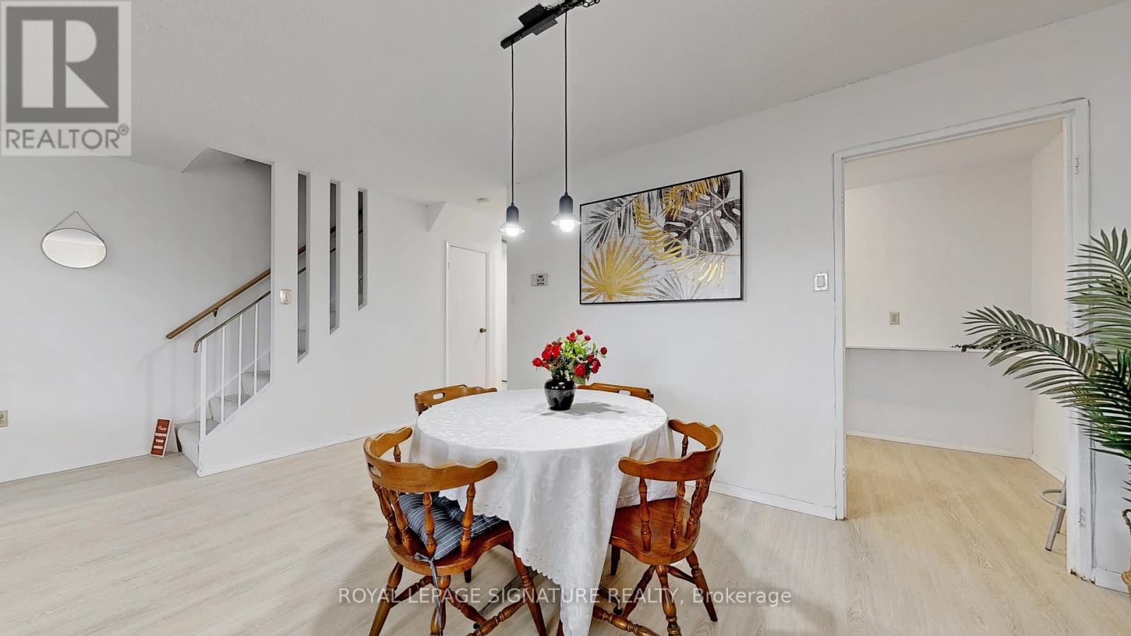 111 - 4005 Don Mills Road, Toronto (Hillcrest Village), Ontario  M2H 3J9 - Photo 2 - C12181154