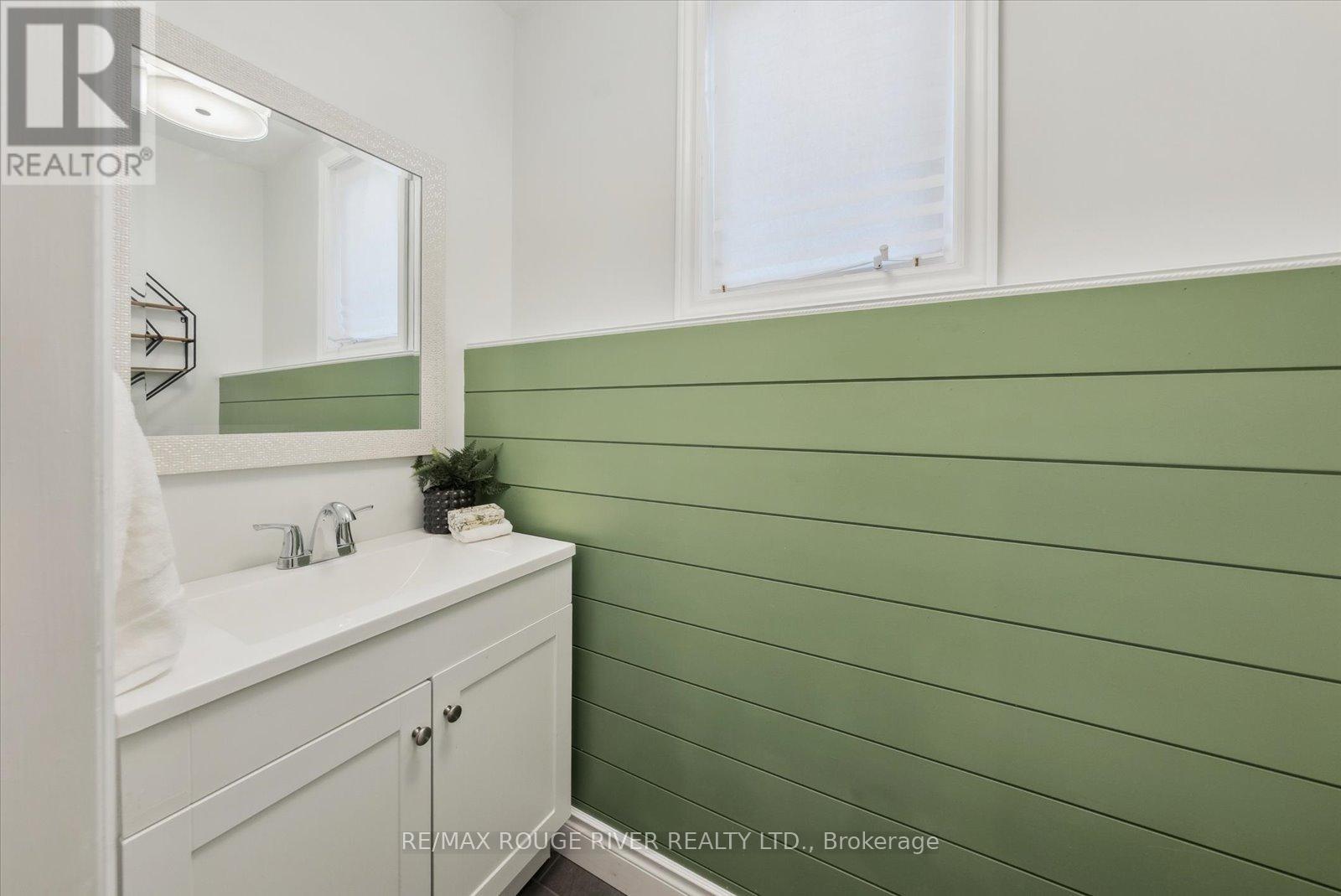 27 Zachary Place, Whitby, Ontario  L1M 1E3 - Photo 12 - E12181077