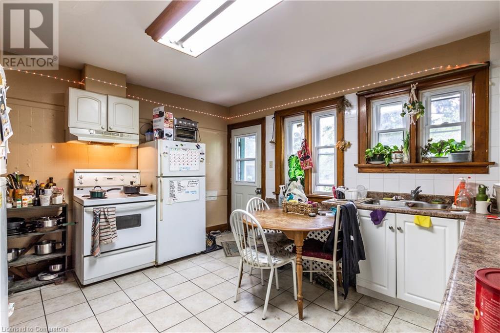 178 W Erb Street W, Waterloo, Ontario  N2L 1V3 - Photo 5 - 40735032