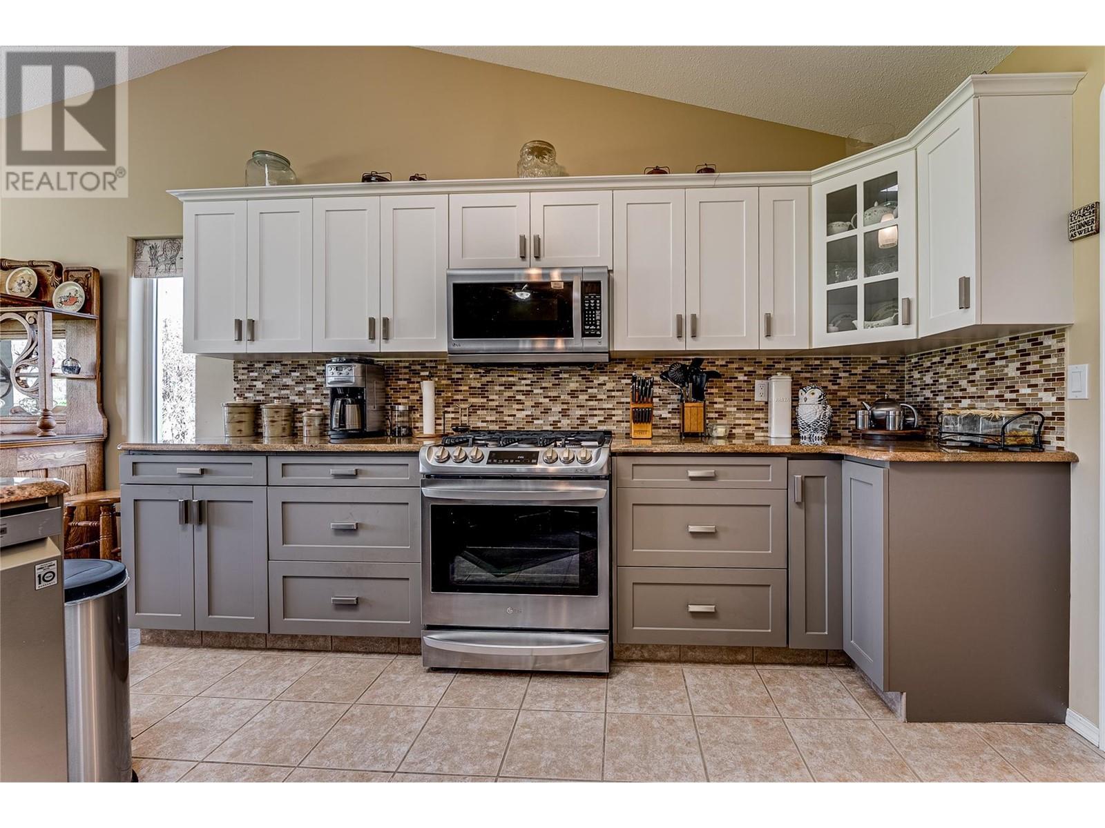 648 6TH Avenue, Vernon, BC V1H1Z1