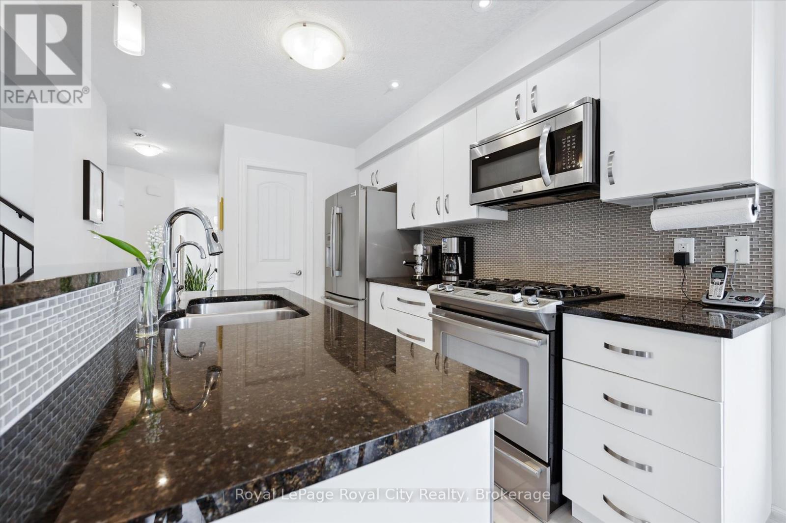 1 Samuel Drive, Guelph (Pineridge/westminster Woods), Ontario  N1L 0K9 - Photo 16 - X12181208