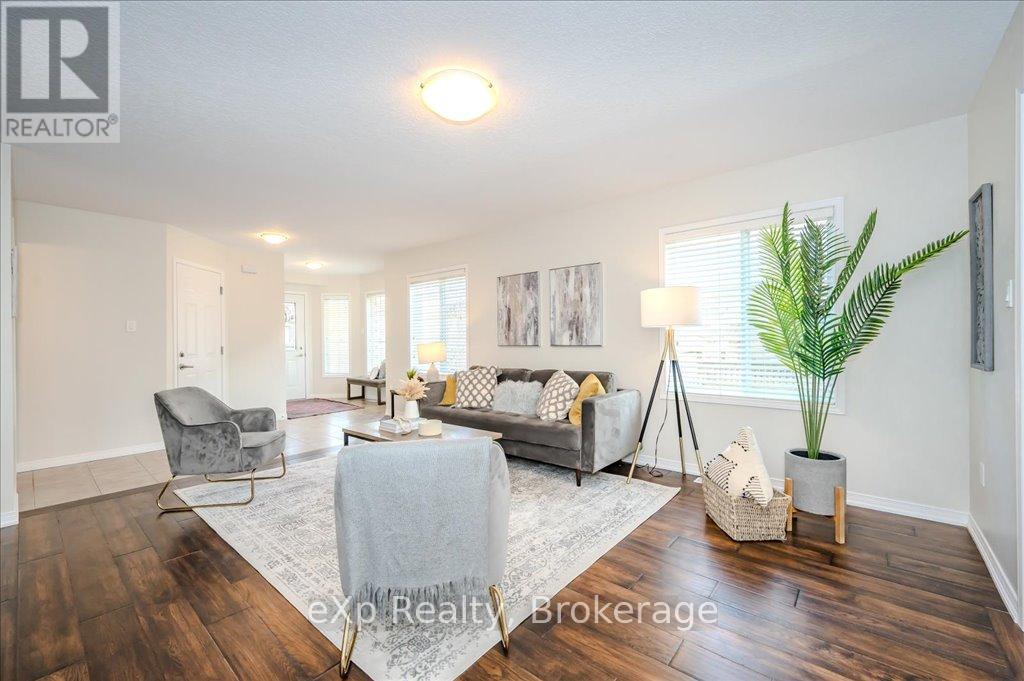216 Severn Drive, Guelph (Grange Road), Ontario  N1E 0C7 - Photo 7 - X12181300