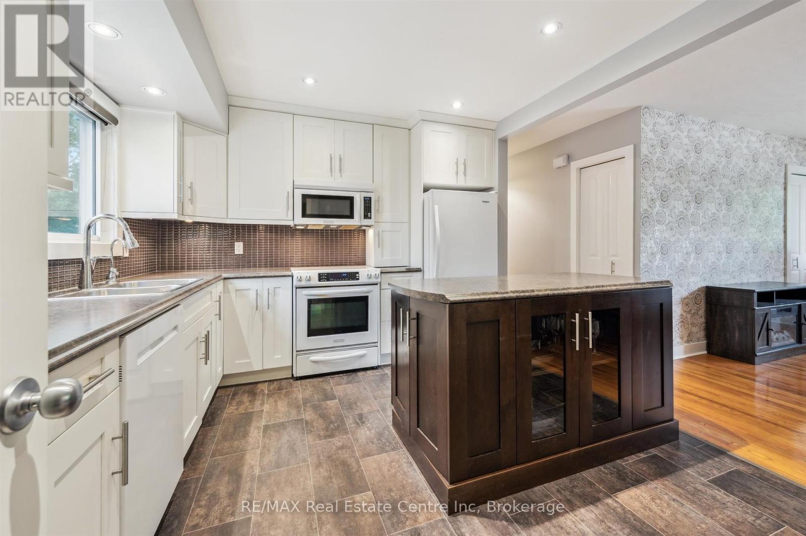 756 Cambridge Street, Woodstock (Woodstock - North), Ontario  N4S 4V6 - Photo 13 - X12181303