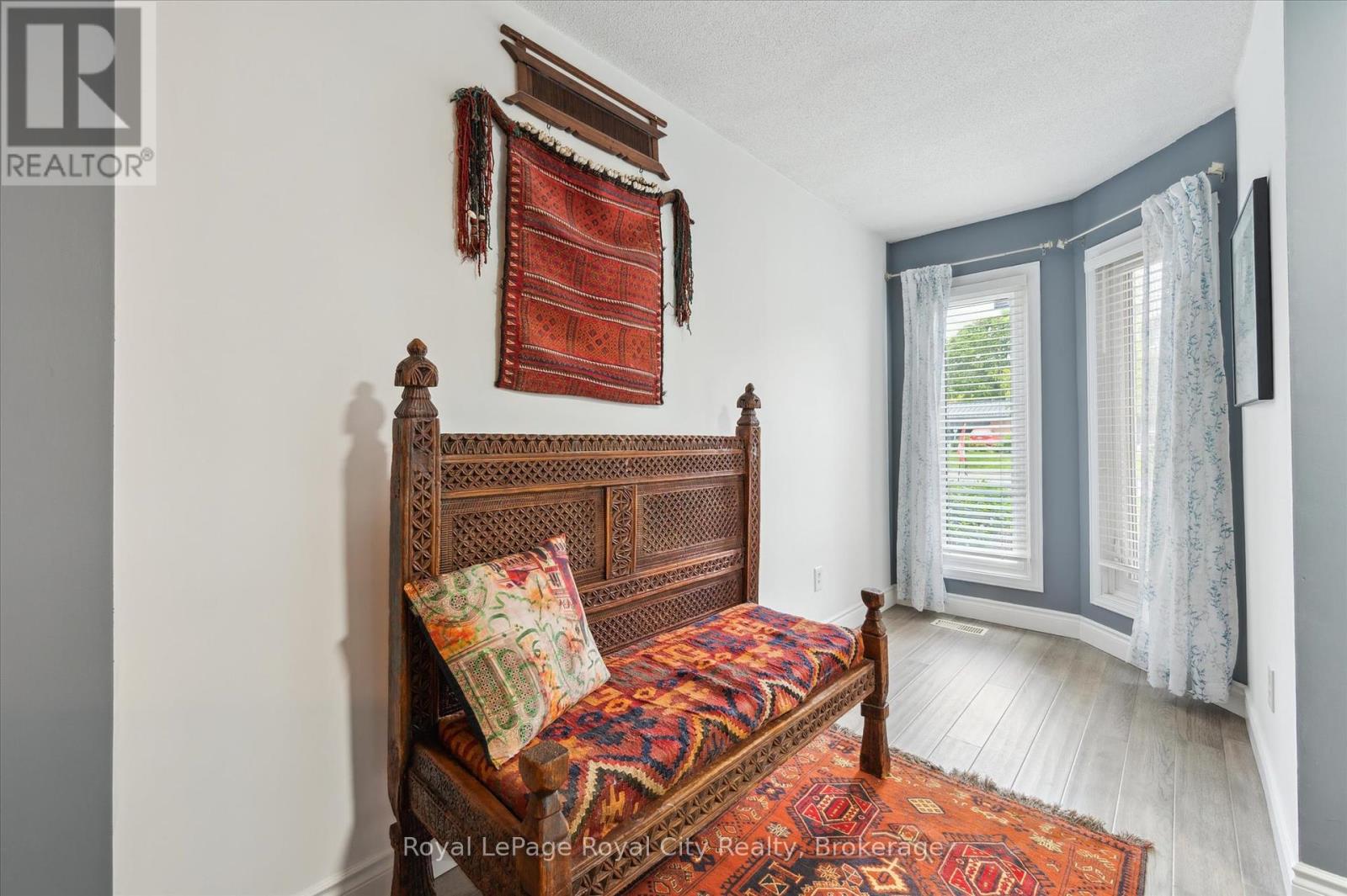 21 Marilyn Drive, Guelph (Riverside Park), Ontario  N1H 1G9 - Photo 5 - X12181354