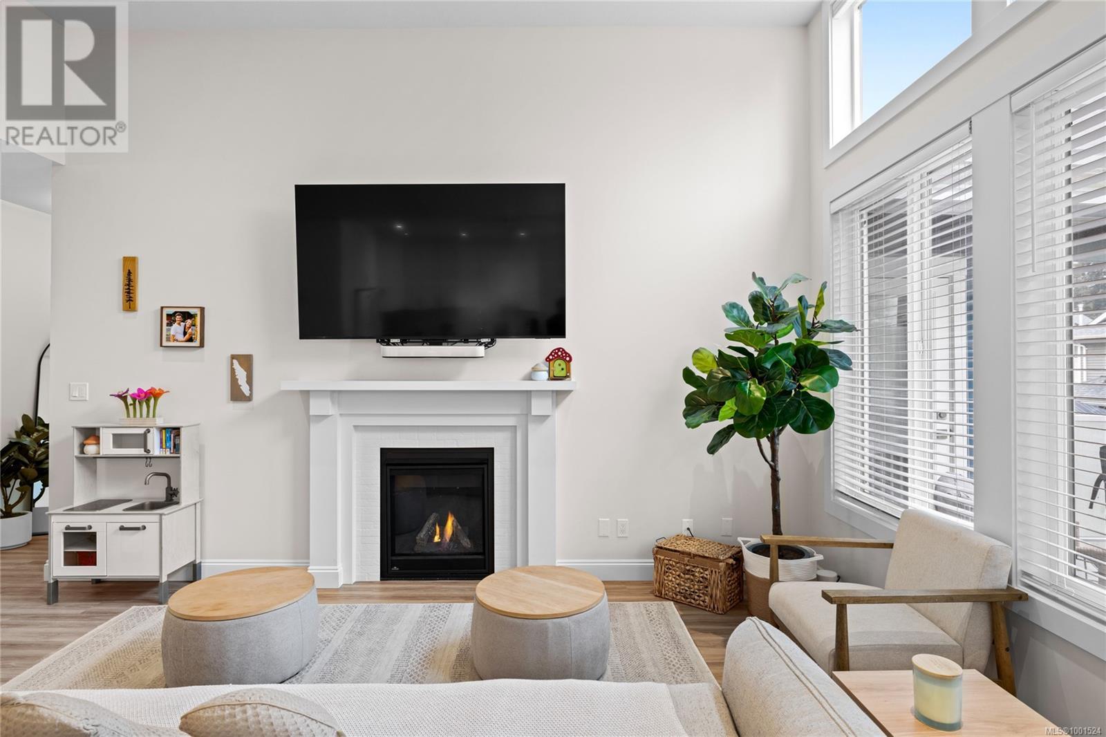 Property at 907 Park Ave image 5