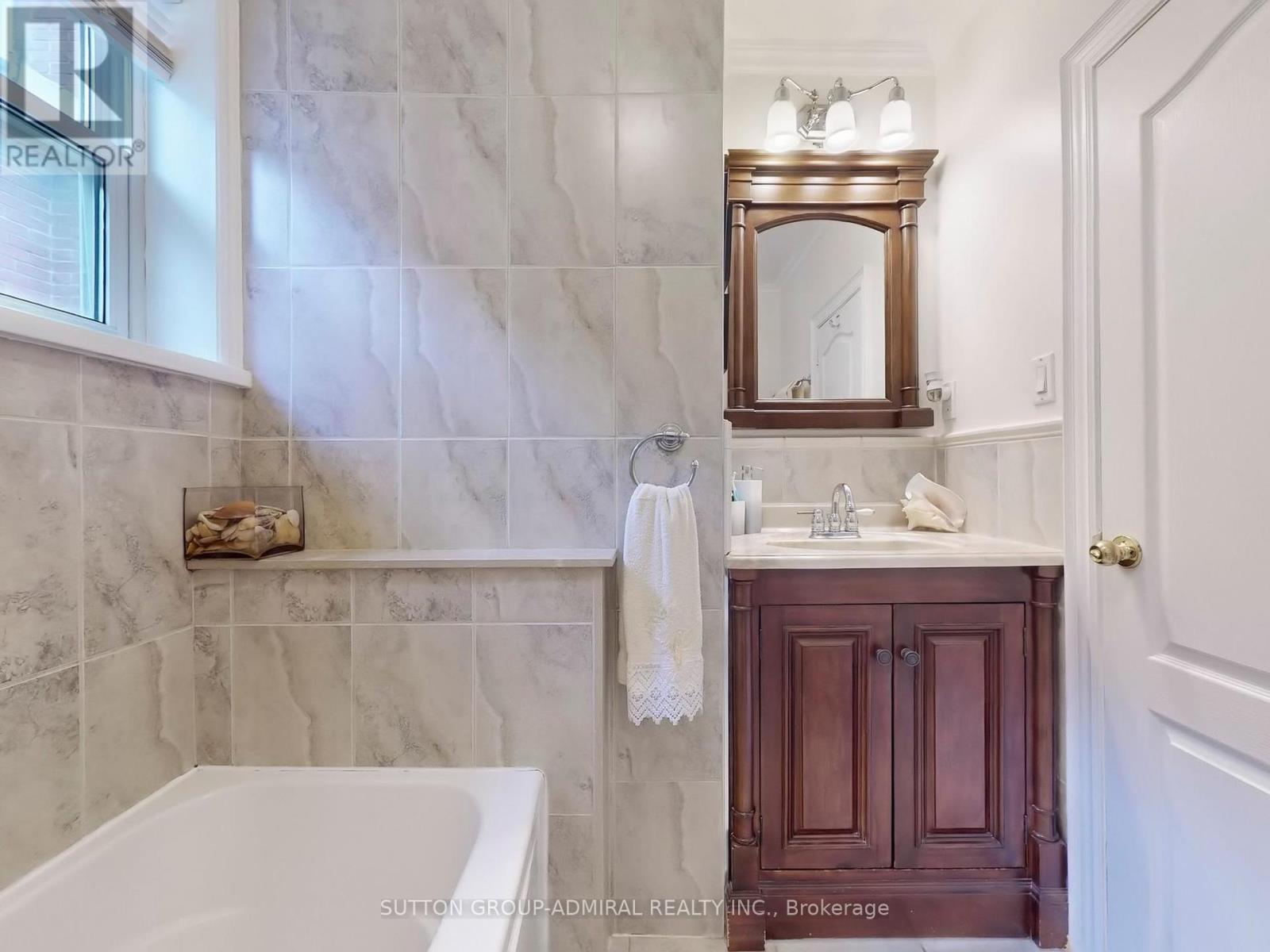 293 Kane Avenue, Toronto (Keelesdale-Eglinton West), Ontario  M3M 3N9 - Photo 18 - W12181114