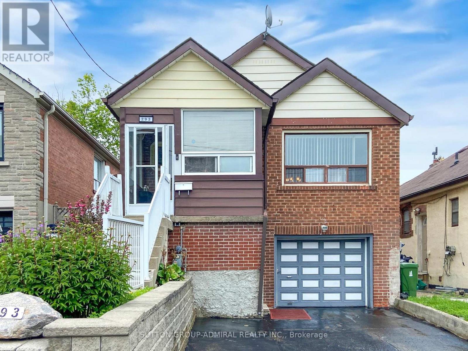 293 Kane Avenue, Toronto, Ontario  M3M 3N9 - Photo 2 - W12181114