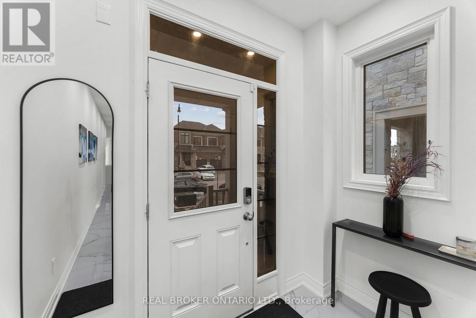 12 Hubbell Road, Brampton, Ontario  L6Y 2A5 - Photo 4 - W12181122