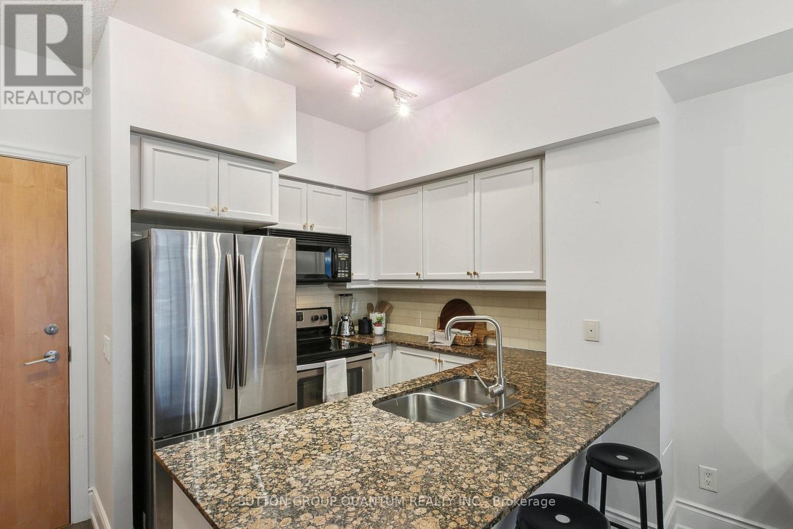 235 - 58 Marine Parade Drive, Toronto (Mimico), Ontario  M8V 4G1 - Photo 8 - W12181143