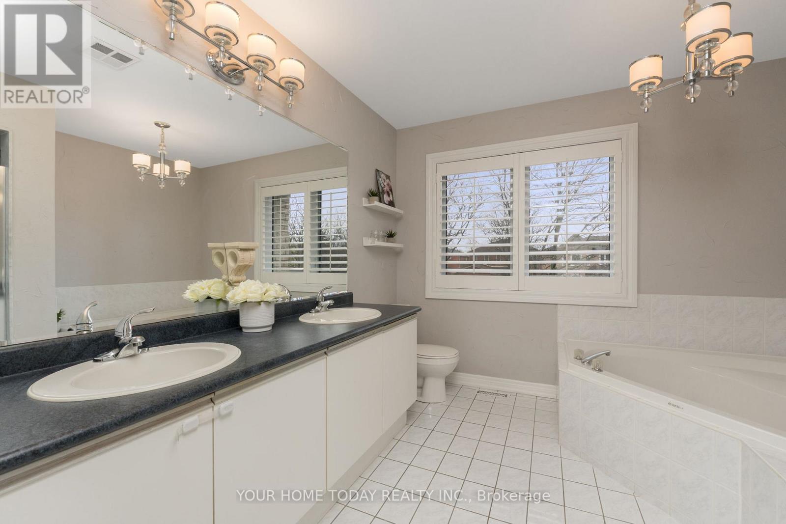 54 Gardenia Way, Caledon, Ontario  L7C 1B1 - Photo 30 - W12181156