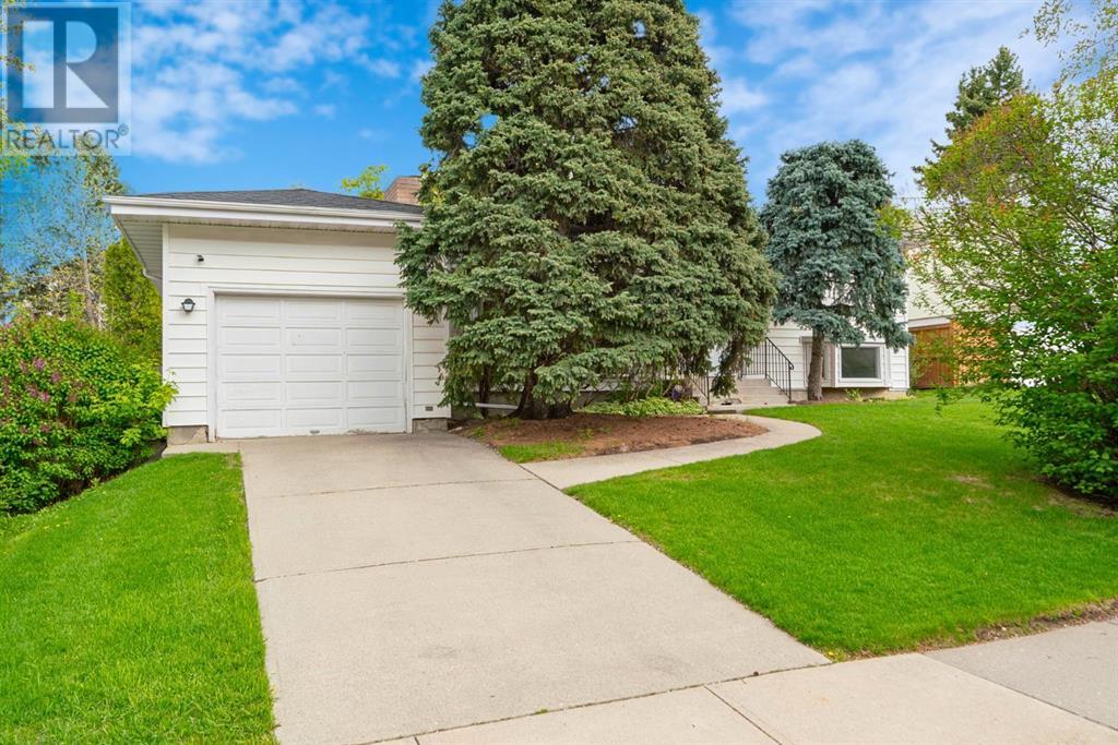 370 Wildwood Drive Sw, Calgary, Alberta  T3C 3E6 - Photo 1 - A2224634