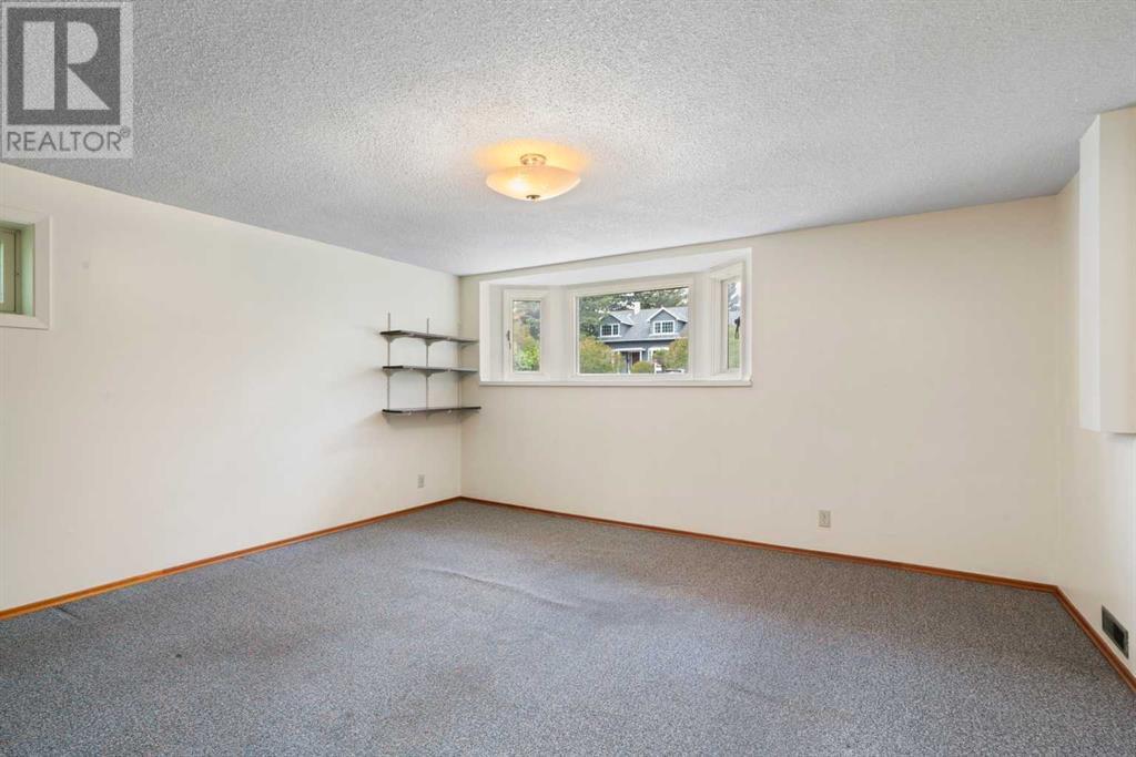 370 Wildwood Drive Sw, Calgary, Alberta  T3C 3E6 - Photo 25 - A2224634