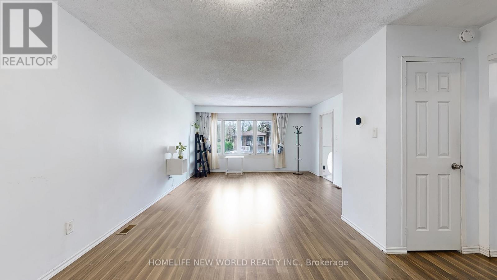 Property at 6 SNOWHILL CRESCENT image 3