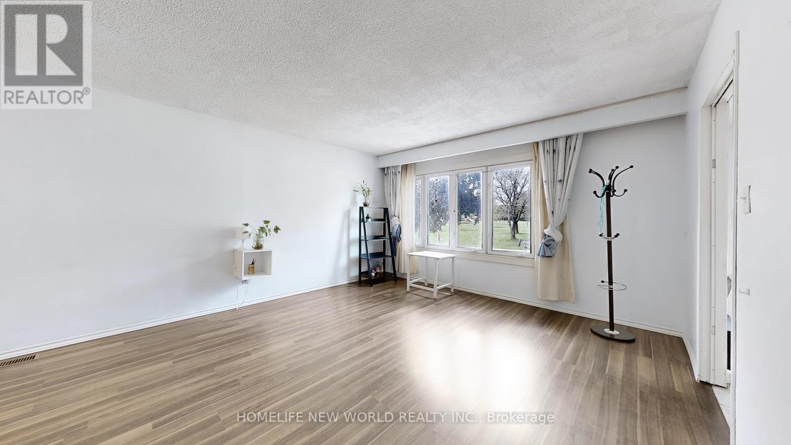 Property at 6 SNOWHILL CRESCENT image 4