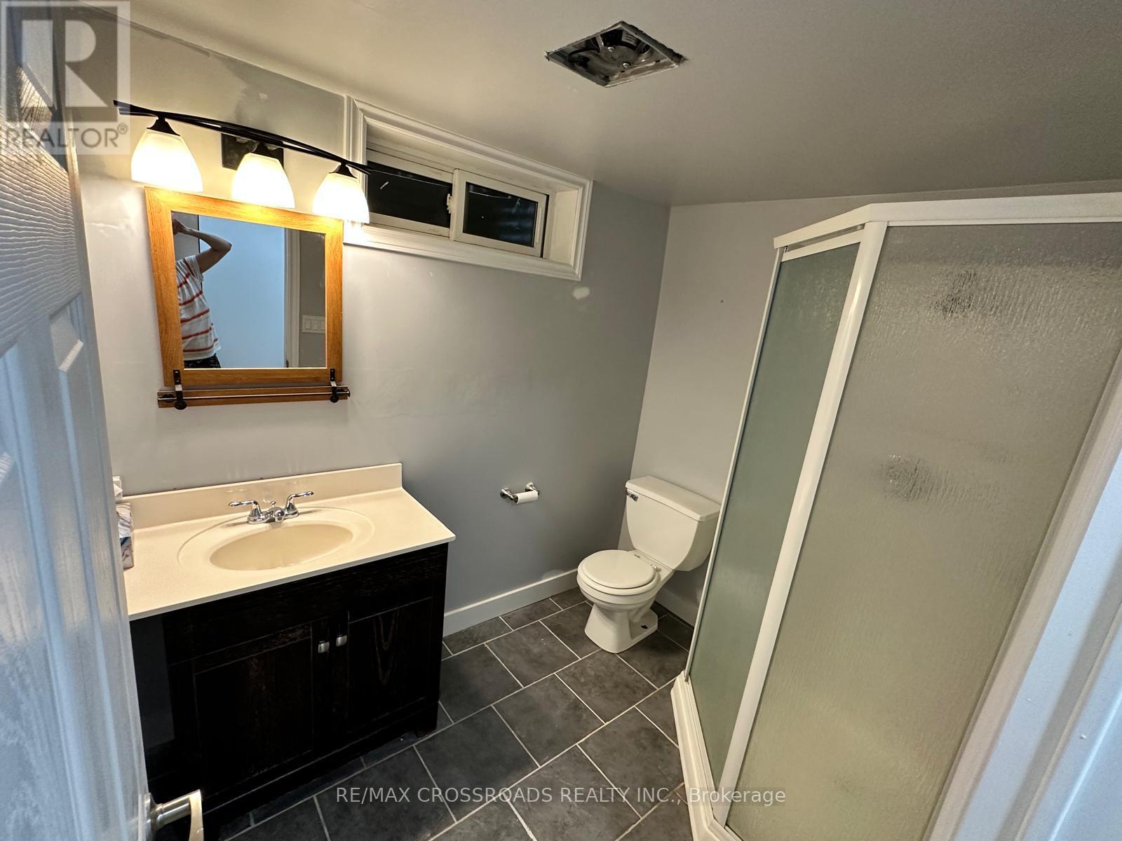 256 Birchcliffe Crescent, Hamilton, Ontario  L8T 4L2 - Photo 2 - X12181066