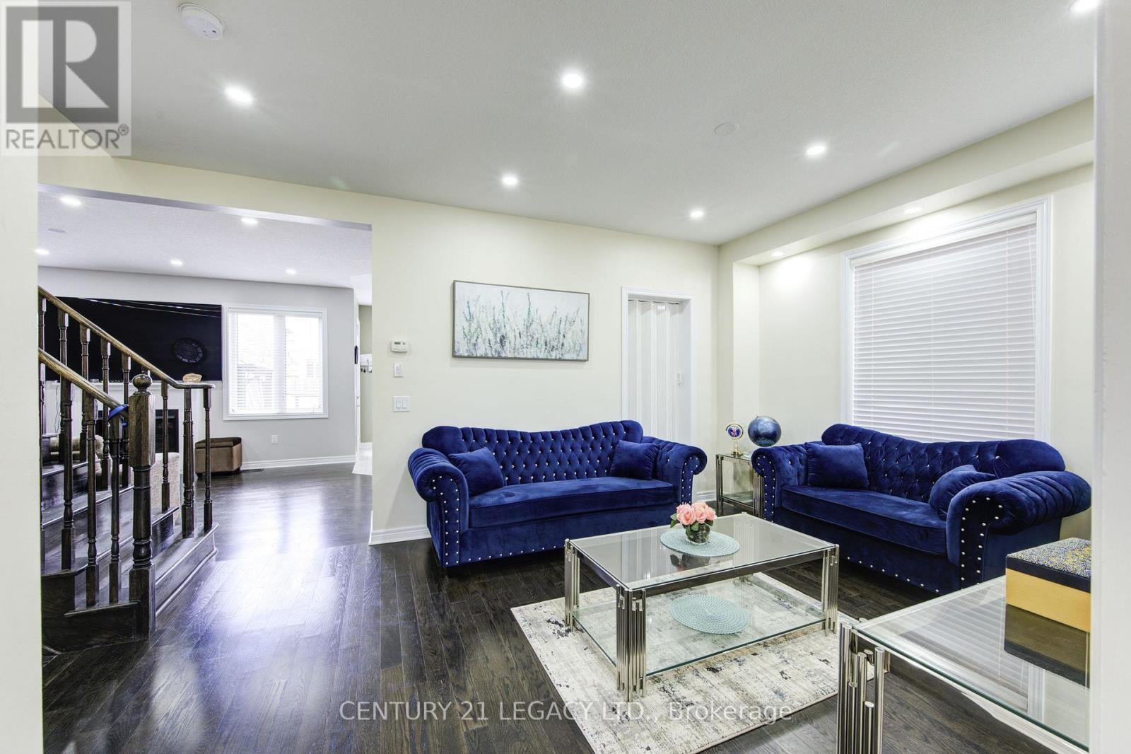 1065 Upper Thames Drive, Woodstock (Woodstock - North), Ontario  N4T 0H2 - Photo 6 - X12181092