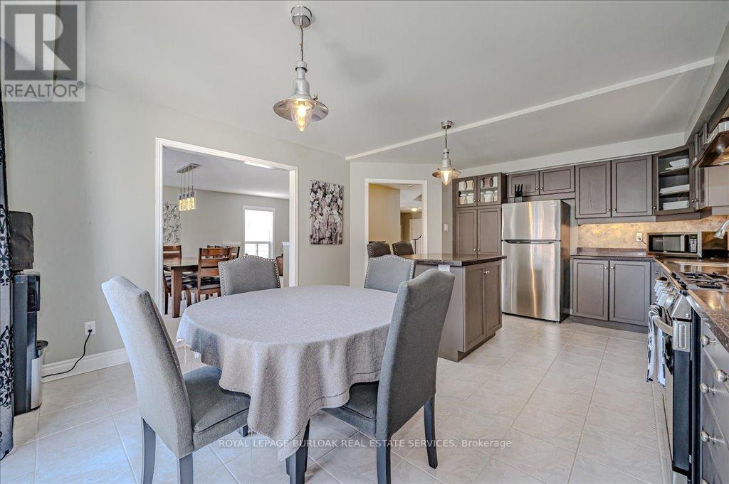 144 Riley Street, Hamilton (Waterdown), Ontario  L8B 0J7 - Photo 18 - X12181094