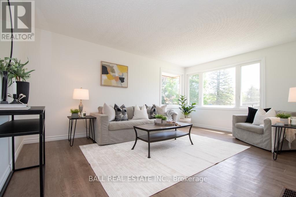 286 Sunset Boulevard, Peterborough North, Ontario K9H 5L3 - Photo 3 - X12181365